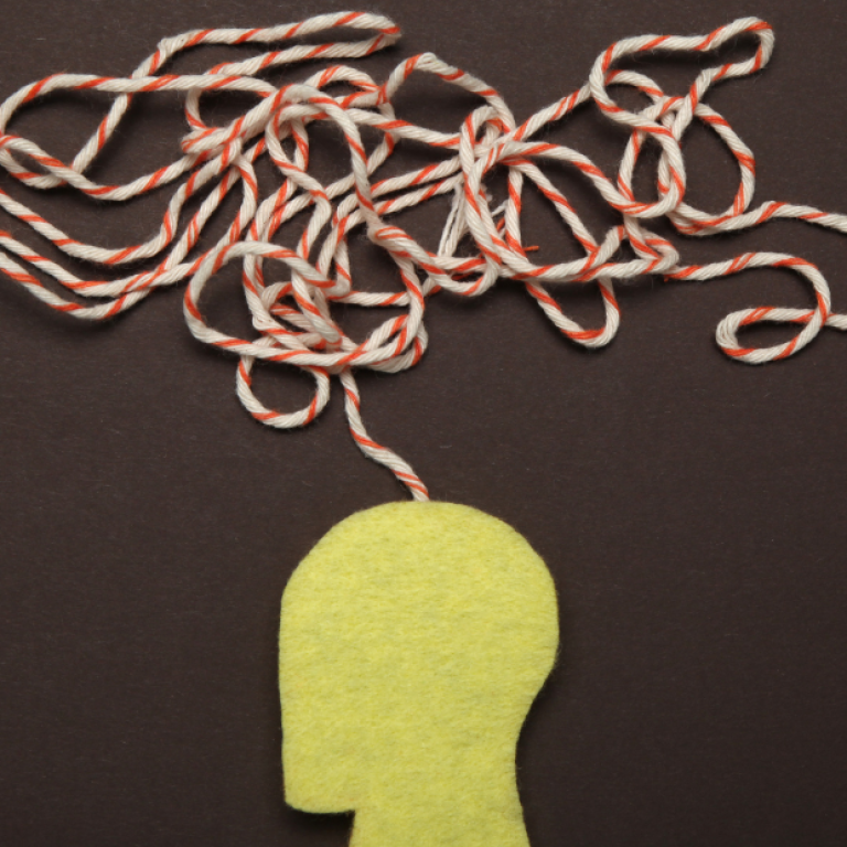 Ilustração que representa confusão mental durante uma crise, explicando como ajudar uma pessoa com crise de ansiedade